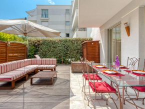 Apartment Les allées du Cap-3 by Interhome